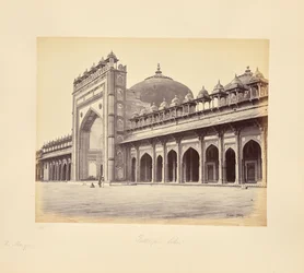 Fatehpur Sikri; moskén på den västra sidan av fyrkanten