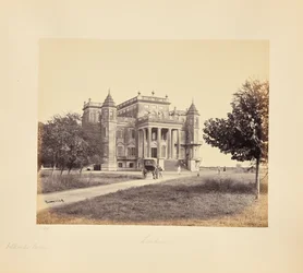 Lucknow; Dilkusha-palatset
