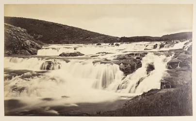 Forsar på Pykara nedanför bron (Nilgiri Hills)