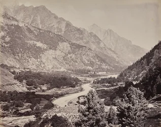 Övre Himalaya. Utsikt över Buspa-dalen från Sangla