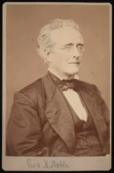 Porträtt av pastor Mason Noble 1809-1881, mellan 1876 och 1880.