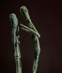 Nuragisk kultur (nuragher), sardinsk: skulpturgrupp av brottare i brons. 700-600-talet f.Kr. Cagliari, Museo Nazionale Archeologico, Sardinien, Italien