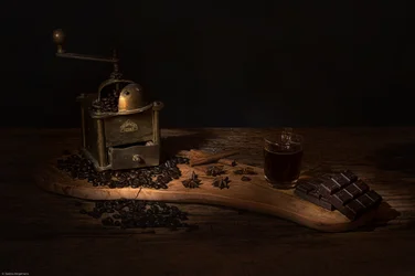 Mörkt kaffe och choklad