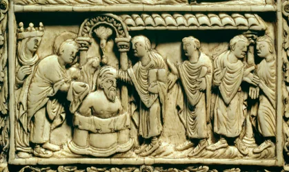 Karolingisk konst: detalj: Klodvig I:s (466-511) dop i närvaro av drottning Clothilde den 25/12/498. 800-talet. Amiens, Picardiemuseet.