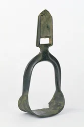 Kinesisk stigbygel, 600-700-talet (brons)