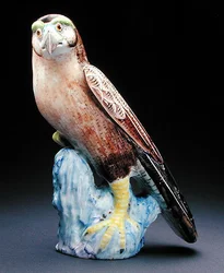 En av ett par famille rose-hökar, ca 1750 (porslin) (se 231340 för andra)