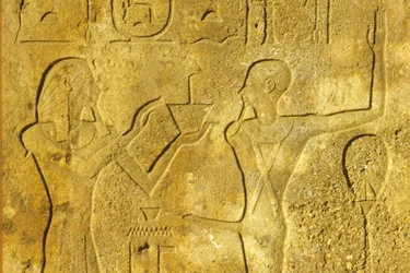 Forntida Egypten, Väggmålning/ristning, Karnak/Luxor-templet, Hatshepsut offrar rökelse till Gud Min