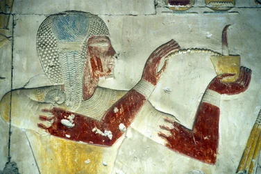 Forntida Egypten, Väggmålning/ristning, Ramses II offrar rökelse till sin gudomlige far Seti I, Seti I:s tempel, Abydos (foto)