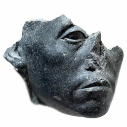 Fornegyptisk konst: Kung Sesostris III:s huvud. Statyfragment. Skulptur i svart granit, omkring 1900 f.Kr. (12:e dynastin, omkring 1963-1786). Paris, Musée du Louvre