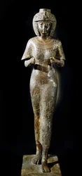 Egyptisk forntid: bronsstaty av drottning Karomama, hustru till farao Takelot II. 21:a dynastin. Paris, Louvren