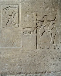 Egyptisk antikvitet: relief i kalksten från Hormin: Sethi I delar ut tapperhetens kragar som en belöning för sitt mod till Hormin, chef för kungens harem. 19:e dynastin (1295-1186 f.Kr.). Paris Louvren