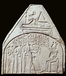 Egyptisk antikvitet: stelfragment som representerar dyrkan av guden Osiris. Ovan föreställer det Anubis. Paris, Louvren