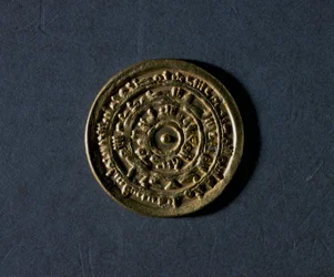 Gulddenar med namn på kalifen Al-Muiizz, 953-975, tergo, egyptiska mynt