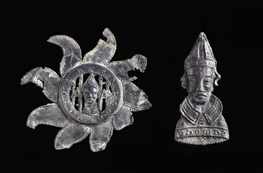 Pilgrimsmärken av Thomas Becket (kopparlegering)