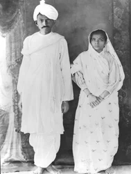 Kasturba (1869-1944) och Mahatma Gandhi (1869-1948)
