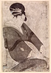 Sittande japansk kvinna (färgträsnitt)