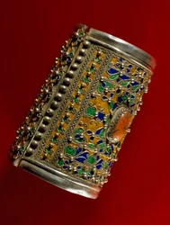 Armband i korall, silver och emalj, Marocko
