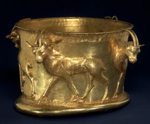 Bägare med en fris av gaseller, järnålder II, c.1:a årtusendet f.Kr. (guld)