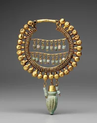 Örhänge, 550-330 f.Kr. (guld och fajans)