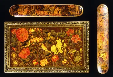 Tevo Kajar Lasikure Papir Mache Kalamdans And A Zand Mirror Case