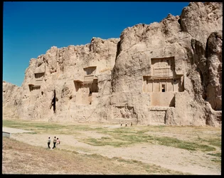 Utsikt över Necropolis och de fyra gravarna som tillhör Achaemenid kungar