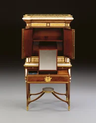En rysk ormolu-monterad vit marmor och mahogny bonheur du jour, c.1790 (ormolu, marmor & mahogny)