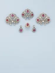 Viktig svit med smycken, ca 1850 (rubiner, diamanter och guld)
