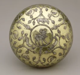 Skål, 600-700-talet e.Kr. (förgyllt och snidat silver)