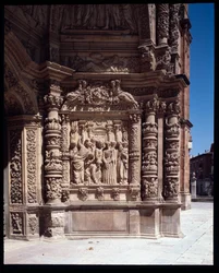 Utsikt över fasaden av katedralen St Mary, Astorga, Spanien (Utsikt över fasaden av katedralen St Mary, Astorga, Spanien)