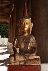 Thai Lu Buddha (brons)