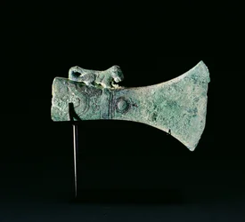 Axe-Head, Dongson Culture, c.200 BC-200 AD (brons)