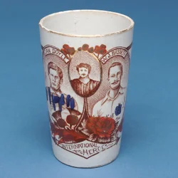 England v. Skottland souvenirmugg (keramik)