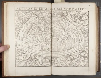 Globe, från Cosmographia, 1544