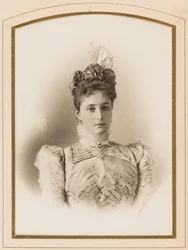 Elisabeth Fiodorovna de Russie (Elisabeth de Hesse Darmstadt) (1864-1918) - Prinsessan av Hessen vid Rhen, storhertiginnan Elizabeth Fyodorovna av Ryssland, av Levitsky, Sergei Lvovich (1819-1898). Albumin foto. Privat samling
