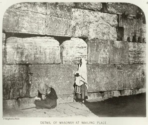 Haram-Ash-Sharifs exteriör, detalj av murverket vid klagomålet, ca 1864-65 svartvitt foto
