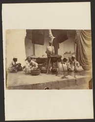 [Studie av infödingar i Indien]
