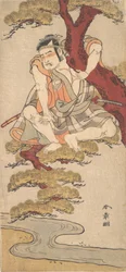 Skådespelaren Otani Hiroemon III tittar på från grenarna av en tall..., ca. 1775.
