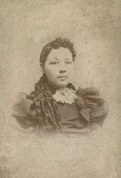 Skåpkort för en oidentifierad medlem av familjen Vass, 1880-1917.