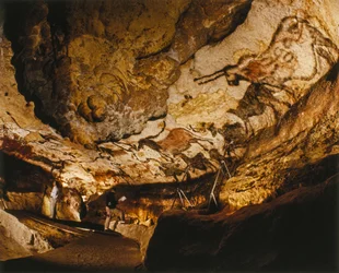 Den mytiska enhörningen från Lascaux och andra målningar från Lascaux som gjordes för över 17 000 år sedan.