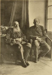 Den ryske författaren Leo Tolstoj med sin son Leo, Ryssland, 1899