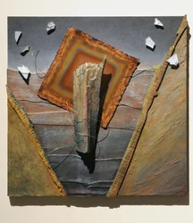 God Among Us, 2007 (panel, koppar, ståltråd, upphittade föremål, textur, plexiglas, textil)