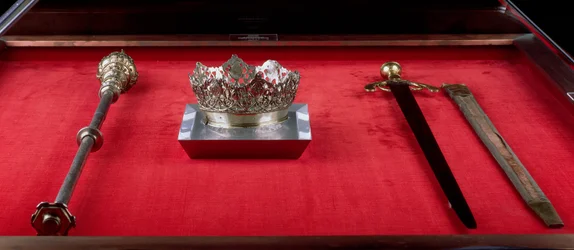 Krona, spira och svärd tillhörande Isabella av Kastilien (1451-1504)