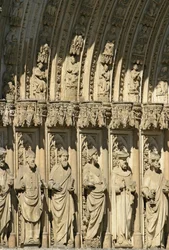 Detalj från Portal of Forgiveness (Puerta del Perdon) centrala portalen av den västra fasaden av Toledo Cathedral, påbörjad 1418