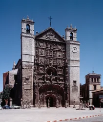 Elizabethansk gotisk konst: Utsikt över St. Petersburgs klosterkyrka. Paul (Saint Paul) (St. Pauls konventionella kyrka) 1445-1616 av Valladolid (Utsikt över Isabelline gotisk-platerisk kyrka St. Paul i Valladolid, Spanien)