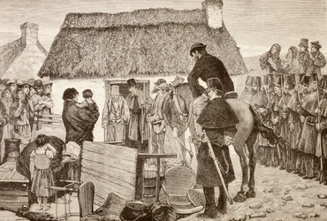 Fattiga arrendatorer vräks från sitt hem under Irish National Land League-krisen, ur ”La Ilustración Española y Americana” från 1881