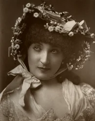 Miss Mulholland, skådespelerska, 1884