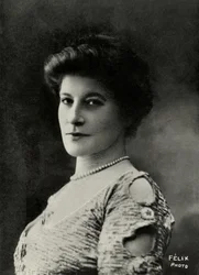 Porträtt av den franska konstnären Marthe Brandes ( 1862