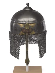 Kulah Khud, hjälm i persisk stil, ca 1898 (järn)