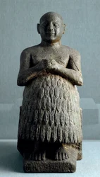 Mesopotamisk konst: staty av prästen och skrivaren Dudu från Lagash. Dioritskulptur omkring 2600 f.Kr. (sumerisk period, omkring 2900-2200 f.Kr.). Höjd: 0,45 m, Irakiska museet, Bagdad