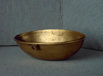 Sumerisk civilisation: oval kopp i guld. Dämpa. 15 cm Bagdad, National Iraq Museum